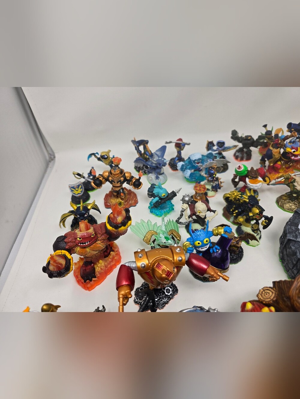 Huge Lot Of Activision Skylanders Figures Swap Force Action Figures Bag Stage - Picture 14 of 14